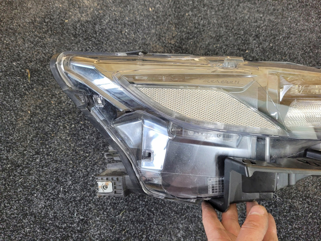 Frontscheinwerfer Maserati Levante 670032327 Xenon Rechts Scheinwerfer Headlight SCH6088167314yv