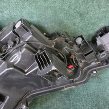 Laden Sie das Bild in den Galerie-Viewer, Frontscheinwerfer Toyota Corolla 81150-02860 Rechts Scheinwerfer Headlight