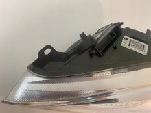Laden Sie das Bild in den Galerie-Viewer, Frontscheinwerfer Ford Focus F1EB-13W030-AD Links Scheinwerfer Headlight SCH2597739724nr