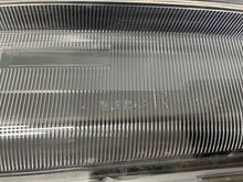 Laden Sie das Bild in den Galerie-Viewer, Frontscheinwerfer Mitsubishi Eclipse Cross W3153 LED Rechts Headlight