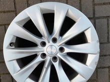 Laden Sie das Bild in den Galerie-Viewer, 1x Alufelge 19 Zoll 8.0" 5x114.3 40ET Glanz 105933700B Tesla Model S Rim Wheel FEL8753336148lm