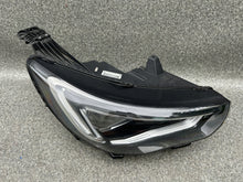 Laden Sie das Bild in den Galerie-Viewer, Frontscheinwerfer Opel Grandland X YP00015580 Rechts Scheinwerfer Headlight SCH8126930339tb