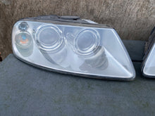 Load image into Gallery viewer, Frontscheinwerfer VW Touareg 7l6 7L6941016AP Xenon Ein Satz Headlight