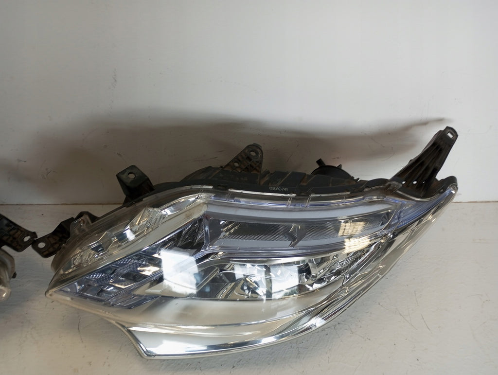 Frontscheinwerfer Mitsubishi L200 Xenon Ein Stück (Rechts oder Links) Headlight