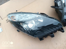 Load image into Gallery viewer, Frontscheinwerfer Renault Scenic 89902926 Ein Satz Scheinwerfer Headlight