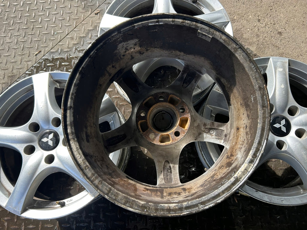 4x Alufelge 16 Zoll 6.5" 5x114.3 45ET Glanz Silber 42R6655 Mitsubishi I FEL6816777978hm