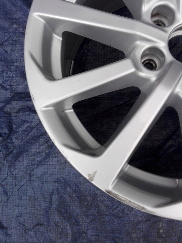 1x Alufelge 17 Zoll 7.5" 5x112 51ET Glanz Silber 8V0601025DM Audi A3 Rim Wheel FEL6809353215tr