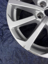 Laden Sie das Bild in den Galerie-Viewer, 1x Alufelge 17 Zoll 7.5" 5x112 51ET Glanz Silber 8V0601025DM Audi A3 Rim Wheel FEL6809353215tr
