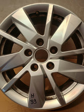 Laden Sie das Bild in den Galerie-Viewer, 1x Alufelge 16 Zoll 6.5" 5x112 48ET Glanz Silber 2K7601025 VW Caddy I Rim Wheel FEL9439764671ci