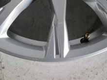Laden Sie das Bild in den Galerie-Viewer, 1x Alufelge 17 Zoll 7.5" 5x112 38ET Glanz Silber Audi A4 Rim Wheel FEL8141935322tr