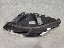 Laden Sie das Bild in den Galerie-Viewer, Frontscheinwerfer Dacia Duster 260603515R LED Links Scheinwerfer Headlight SCH5079095747kc