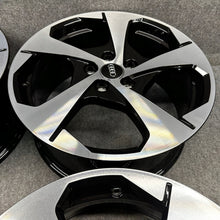 Laden Sie das Bild in den Galerie-Viewer, 4x Alufelge 18 Zoll 7.5" 5x112 51ET Glanz Schwarz 8V0601025DB Audi A3 Rim Wheel FEL1819004361ay