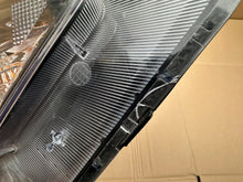 Load image into Gallery viewer, Frontscheinwerfer Hyundai Bayon 92101Q0500 92102Q0500 Rechts oder Links