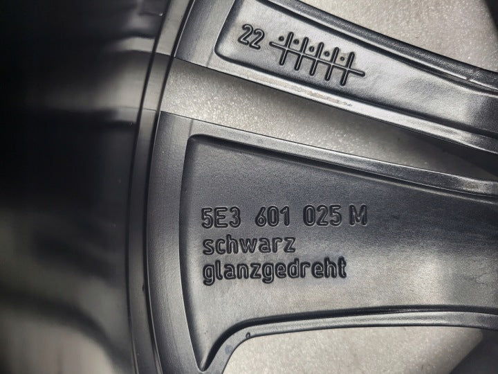 1x Alufelge 18 Zoll 7.5" 5x112 48ET Glanz Schwarz 5E3601025N Skoda Octavia 5e3 FEL2895457365rb