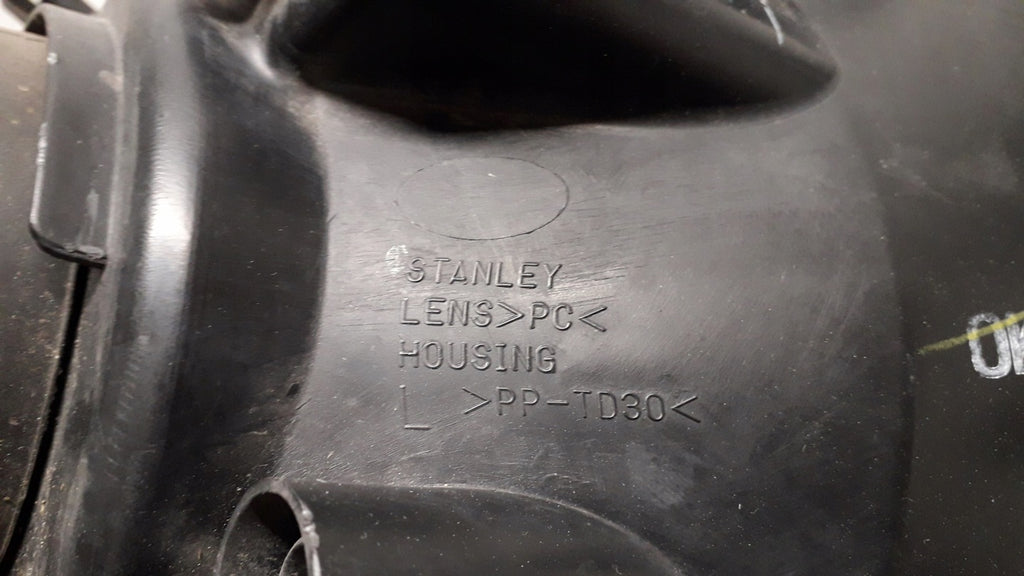 Frontscheinwerfer Mitsubishi L200 Links Scheinwerfer Headlight