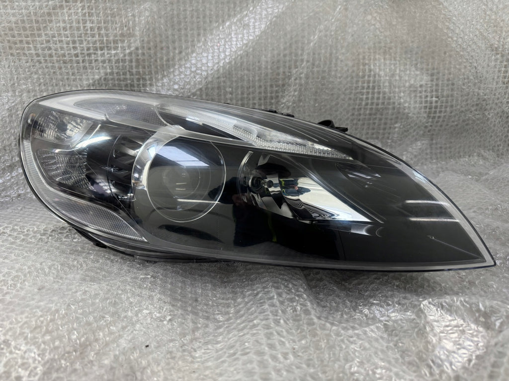 Frontscheinwerfer Volvo V40 31283333 Xenon Rechts Scheinwerfer Headlight SCH5196293192sd