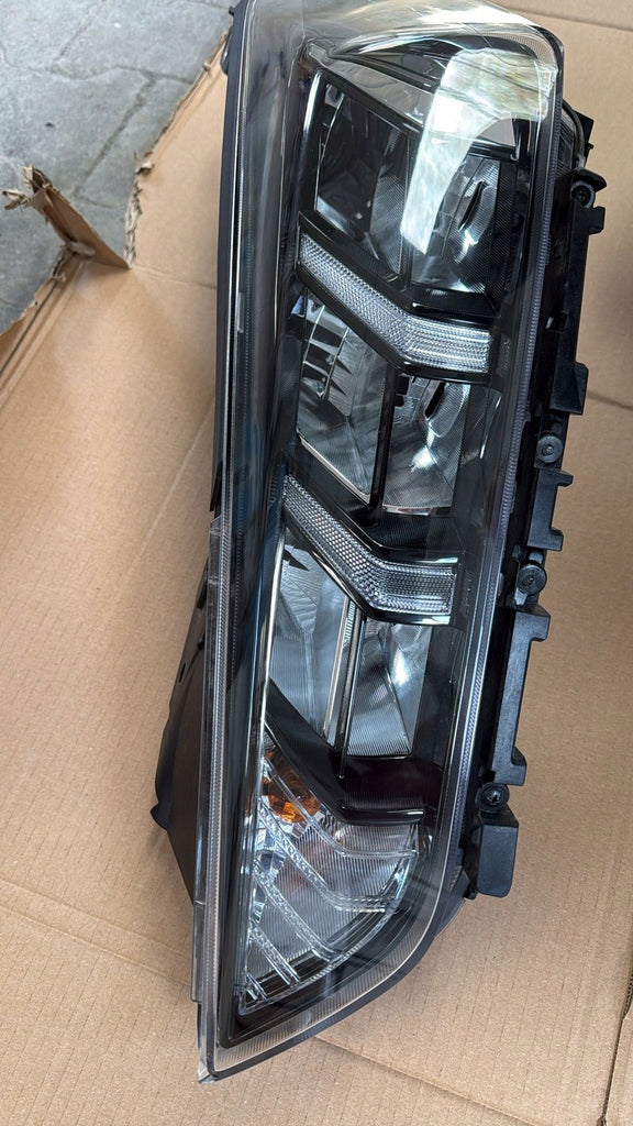 Frontscheinwerfer Hyundai Ioniq 92101-G2200 LED Links Scheinwerfer Headlight SCH8809207409lo