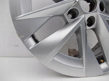 Load image into Gallery viewer, 1x Alufelge 17 Zoll 46ET Silber 5E3601025 Skoda Octavia I Rim Wheel FEL3696767775yk