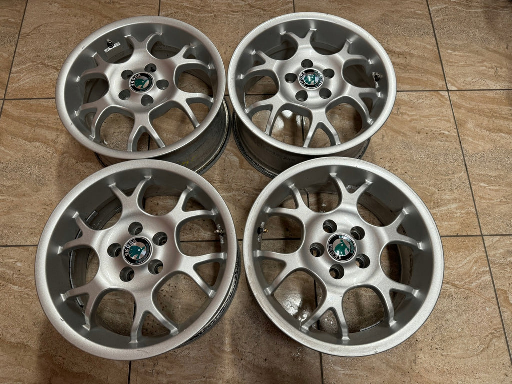 4x Alufelge 15 Zoll 7.0" 5x100 35ET Glanz Silber Seat I Rim Wheel FEL9594918644qp