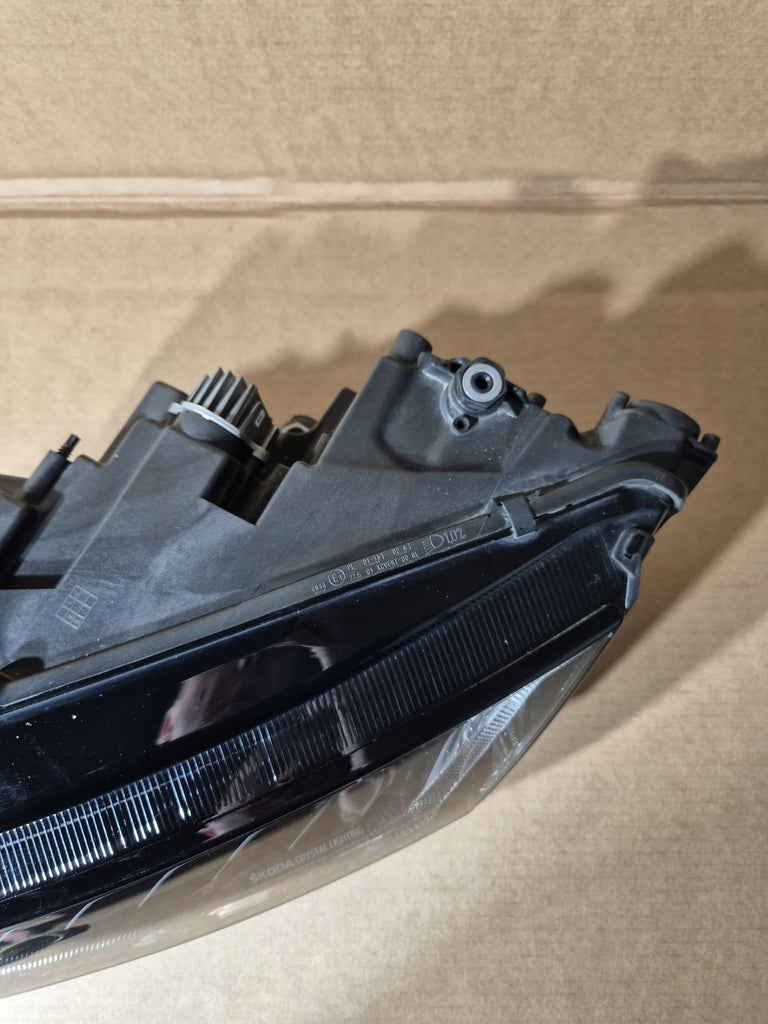 Frontscheinwerfer Skoda Octavia IV 5E4941015A Full LED Links Headlight SCH5163212447gy