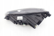 Laden Sie das Bild in den Galerie-Viewer, Frontscheinwerfer Skoda Superb III 3V1941016B Xenon Rechts Headlight