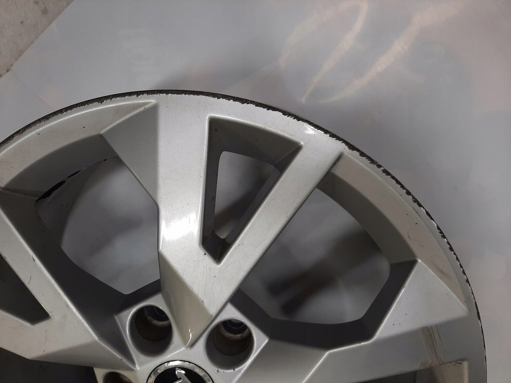 1x Alufelge 17 Zoll 7.0" 5x112 45ET Glanz Silber 5E0601025 Skoda Octavia Iii
