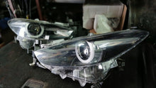 Laden Sie das Bild in den Galerie-Viewer, Frontscheinwerfer Mazda Bn Ein Stück (Rechts oder Links) Scheinwerfer Headlight SCH2372460344bh