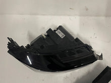 Laden Sie das Bild in den Galerie-Viewer, Frontscheinwerfer BMW I3 8494337 8494338 Full LED Ein Satz Headlight SCH9070918811zz