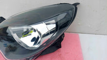 Laden Sie das Bild in den Galerie-Viewer, Frontscheinwerfer Renault Twingo II 90021373 Links Scheinwerfer Headlight SCH4120957205dz