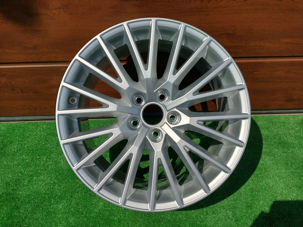 1x Alufelge 18 Zoll 8.5" 5x112 8S0601025D Audi Tt Rim Wheel