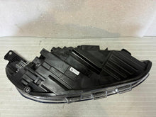 Laden Sie das Bild in den Galerie-Viewer, Frontscheinwerfer Ford Focus Links Scheinwerfer Headlight SCH1766842665px