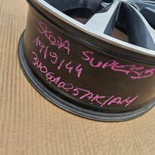 Load image into Gallery viewer, 1x Alufelge 19 Zoll 8.0" 5x112 44ET 3V0601025AK- Skoda Superb I Rim Wheel FEL6927711945rh