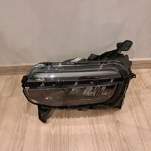 Laden Sie das Bild in den Galerie-Viewer, Frontscheinwerfer Jeep 522187190 LED Links Scheinwerfer Headlight