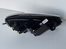 Laden Sie das Bild in den Galerie-Viewer, Frontscheinwerfer VW Taigo 2G7941035C Links Scheinwerfer Headlight SCH9734019846ns