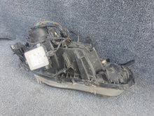 Laden Sie das Bild in den Galerie-Viewer, Frontscheinwerfer Mitsubishi II Xenon Ein Stück (Rechts oder Links) Headlight