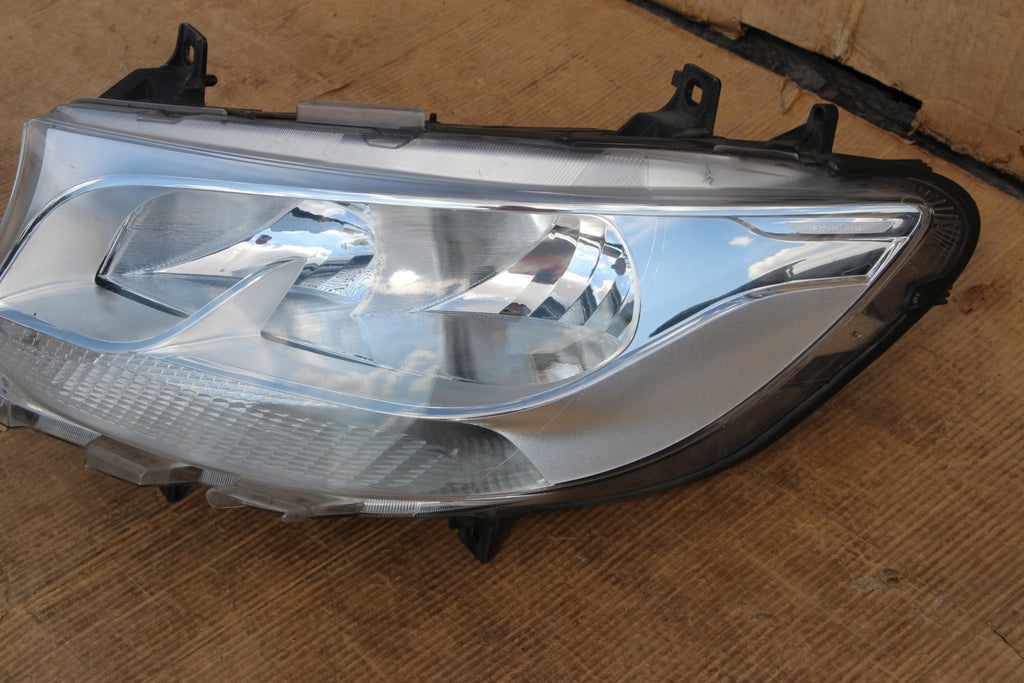 Frontscheinwerfer Mercedes-Benz Sprinter A9109060000 Links Headlight SCH4595156745tj