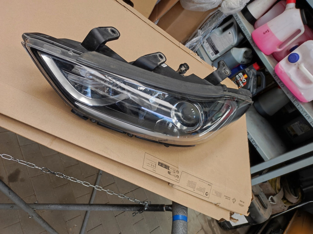 Frontscheinwerfer Hyundai Elantra 92101-F2100 202092101 LED Links Headlight
