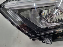 Laden Sie das Bild in den Galerie-Viewer, Frontscheinwerfer Dacia Sandero III 260602561R LED Ein Stück (Rechts oder Links)