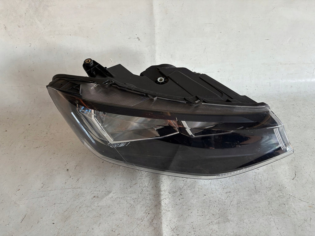 Frontscheinwerfer VW Caddy 2K8941006D 2K8941005B Ein Stück (Rechts oder Links) SCH6704845334cb