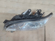 Laden Sie das Bild in den Galerie-Viewer, Frontscheinwerfer Toyota Rav 4 III Ein Stück (Rechts oder Links) Headlight SCH7899872091bb
