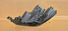 Laden Sie das Bild in den Galerie-Viewer, Frontscheinwerfer Mazda 3 Bp BCJH-51040 Links Scheinwerfer Headlight SCH4524698930uz