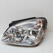 Laden Sie das Bild in den Galerie-Viewer, Frontscheinwerfer Kia Carens III GTV137339 Links Scheinwerfer Headlight