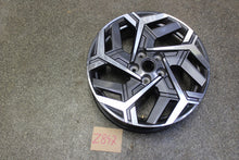 Load image into Gallery viewer, 1x Alufelge 18 Zoll 7.0&quot; 5x114.3 50ET 52910-DF600 Hyundai Tucson Rim Wheel