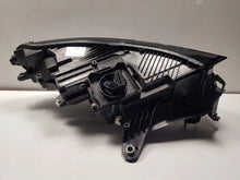 Laden Sie das Bild in den Galerie-Viewer, Frontscheinwerfer Skoda Enyaq IV 5LB941015A LED Links Scheinwerfer Headlight