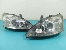 Laden Sie das Bild in den Galerie-Viewer, Frontscheinwerfer Ford Focus Xenon Ein Stück (Rechts oder Links) Headlight