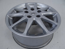 Load image into Gallery viewer, 1x Alufelge 16 Zoll 6.5&quot; 5x114.3 40ET Glanz Silber KE4093Z110 Nissan Pulsar