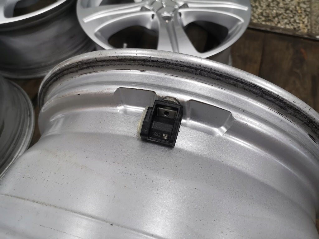4x Alufelge 17 Zoll 7.5" 5x112 40ET Glanz Silber A2134011200 Mercedes-Benz W213 FEL3902520014kp