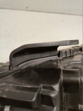 Laden Sie das Bild in den Galerie-Viewer, Frontscheinwerfer Mitsubishi Outlander 8301D3-32 LED Rechts Headlight