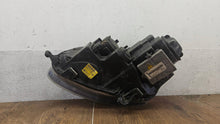 Laden Sie das Bild in den Galerie-Viewer, Frontscheinwerfer VW Golf V 0301212272 Rechts Scheinwerfer Headlight SCH2576891660it