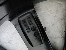 Laden Sie das Bild in den Galerie-Viewer, 1x Alufelge 17 Zoll 7.0&quot; 5x100 46ET Glanz Schwarz 5JJ601025 Skoda Rapid